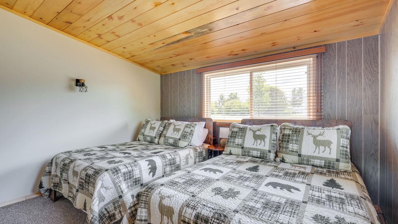 Photo of Bedroom in White Pine