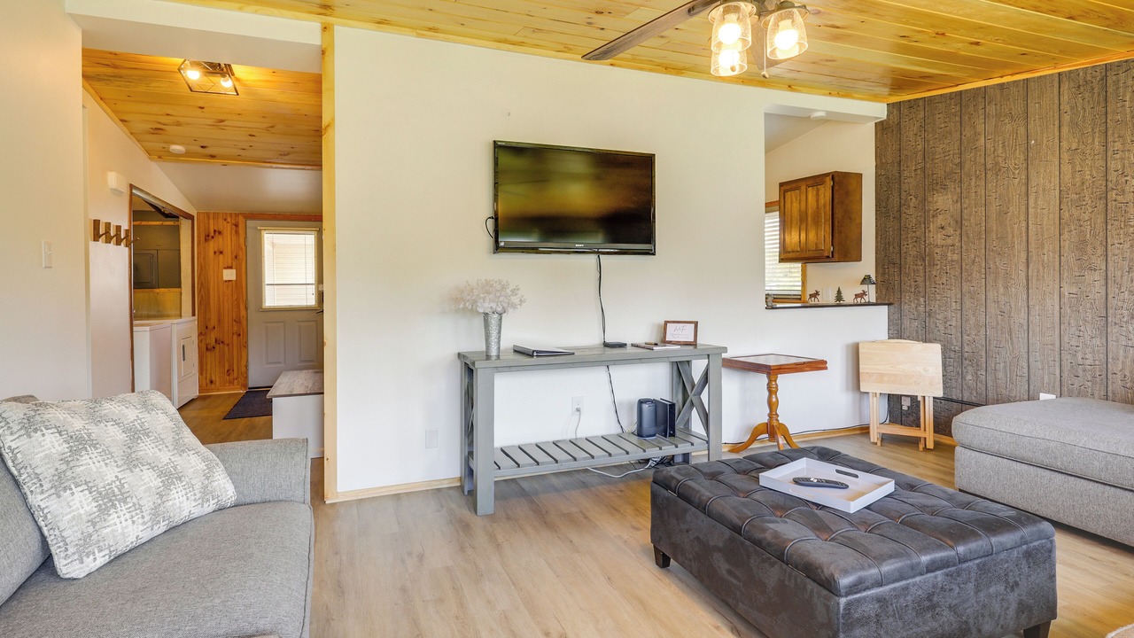 Photo of Livingroom in White Pine