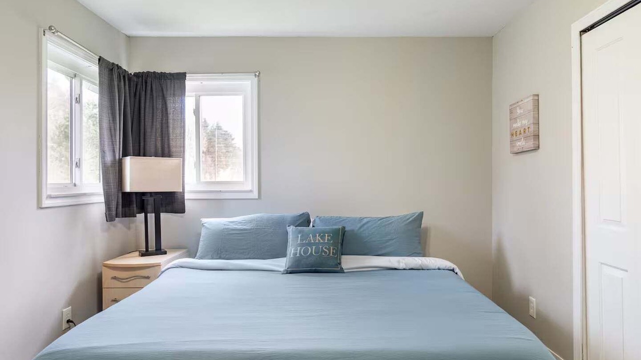 Photo of Bedroom in Holly