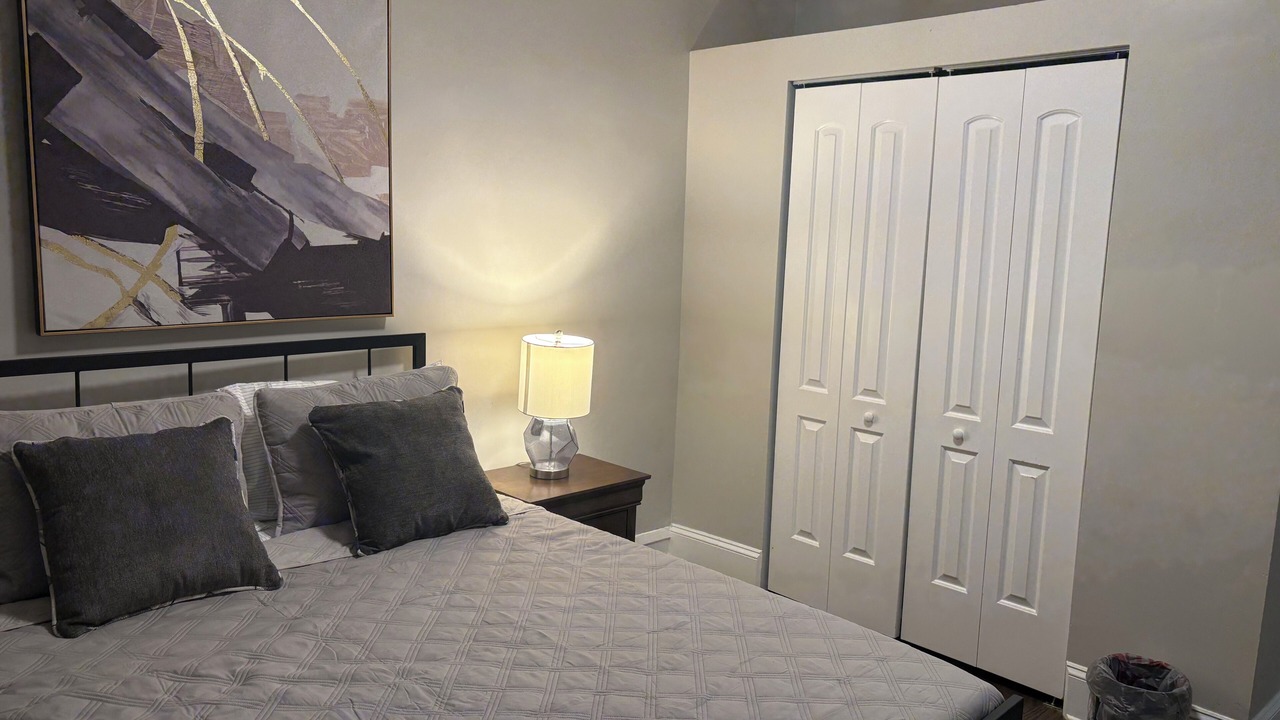 Photo of Bedroom in Rogers Park