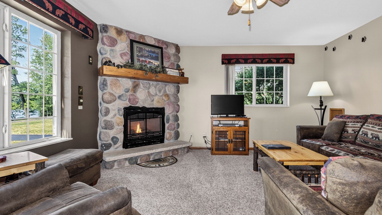 Photo of Livingroom in Eagle River