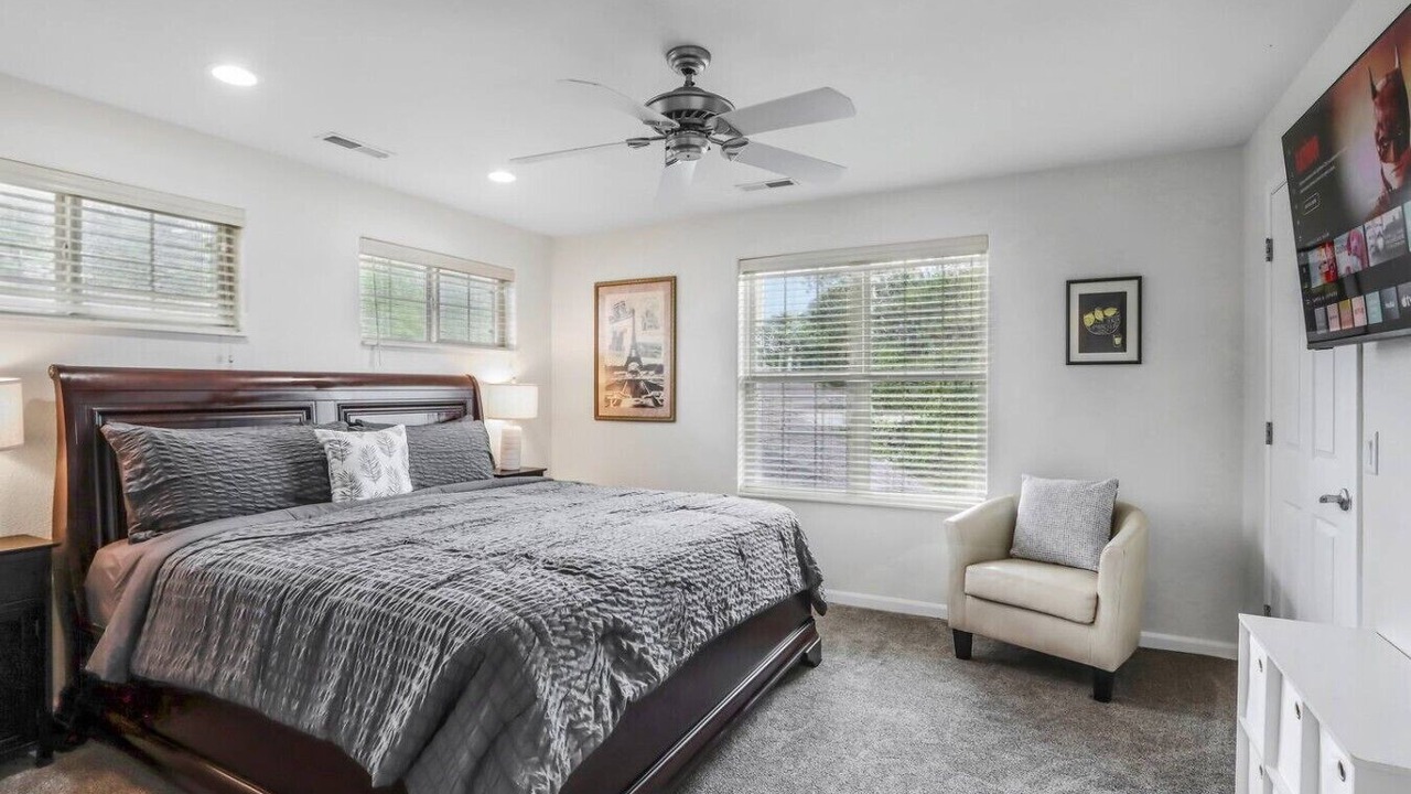 Photo of Bedroom in Lake Delton