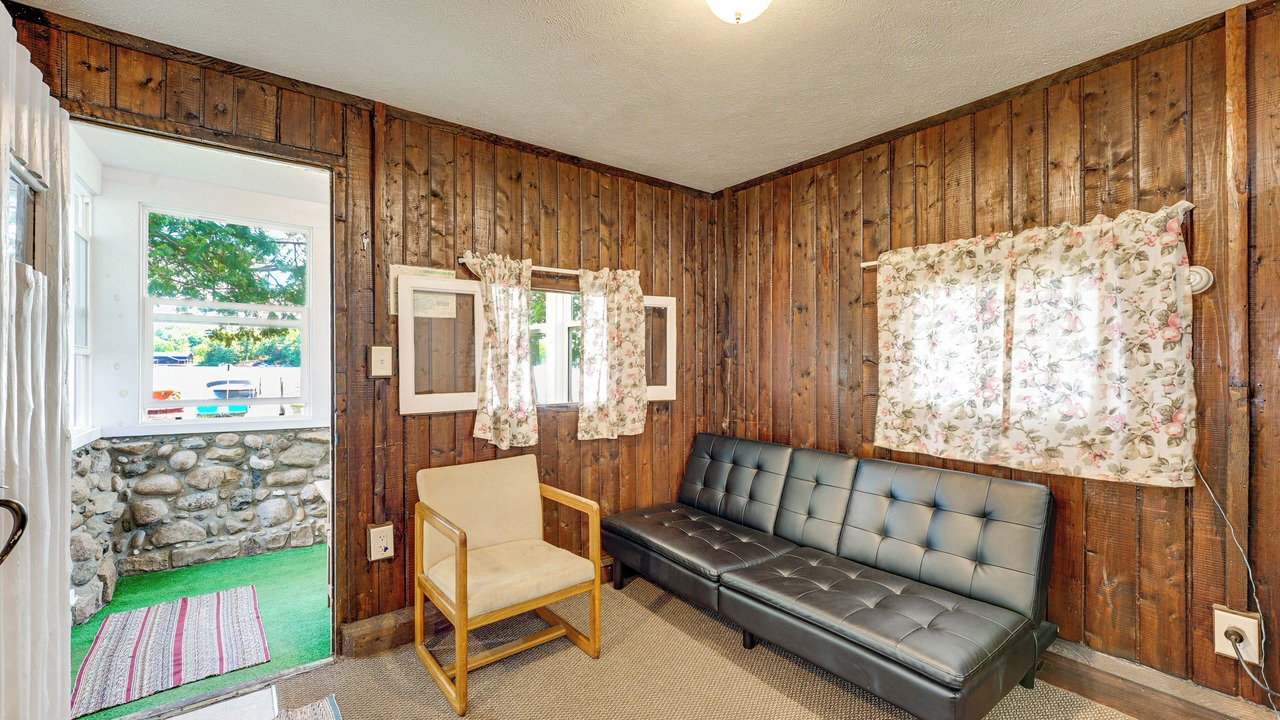 Photo of Bedroom in Irons