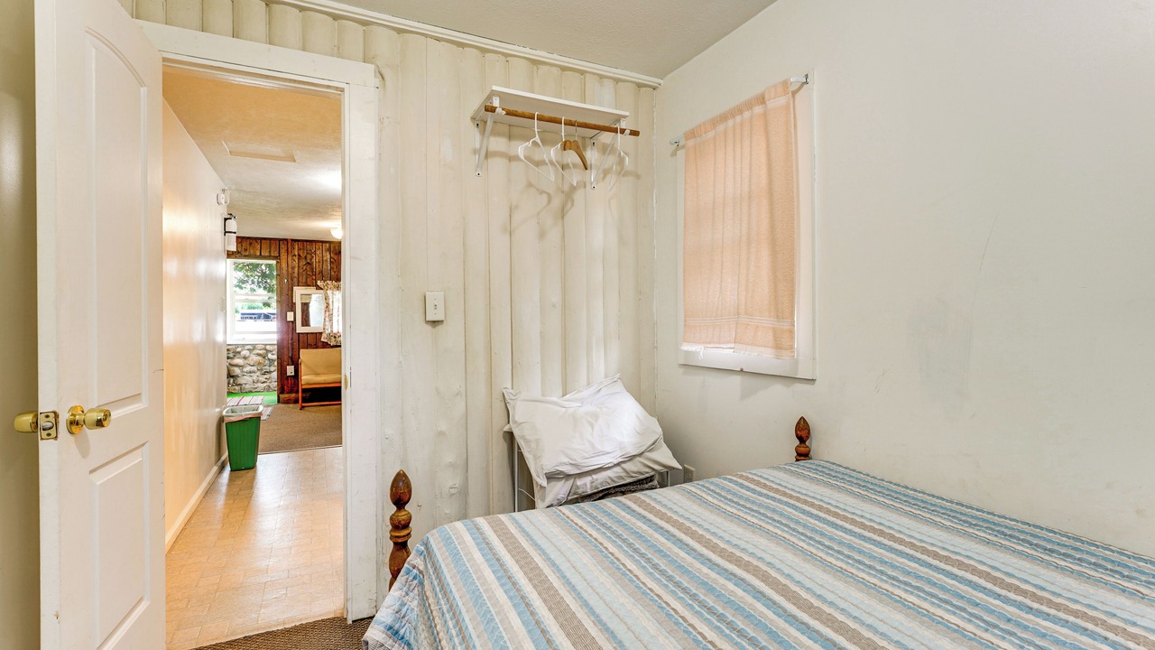Photo of Bedroom in Irons