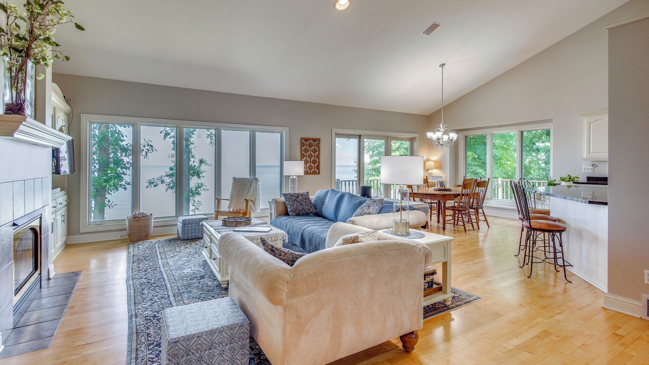 Photo of Livingroom in Kewaunee County