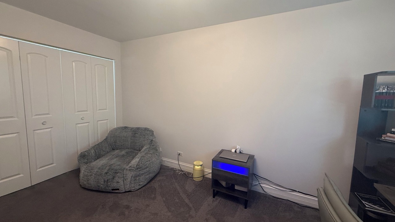 Photo of Livingroom in Westmont