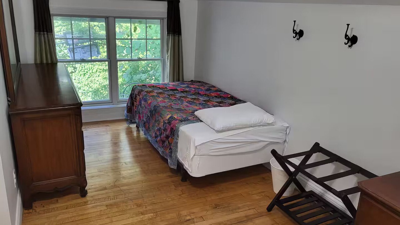 Photo of Bedroom in Hyde Park