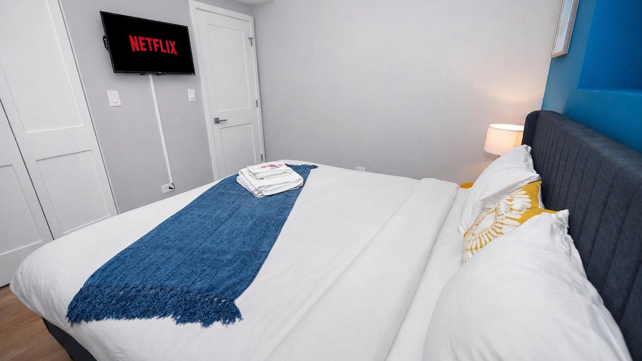 Photo of Bedroom in Edgewater