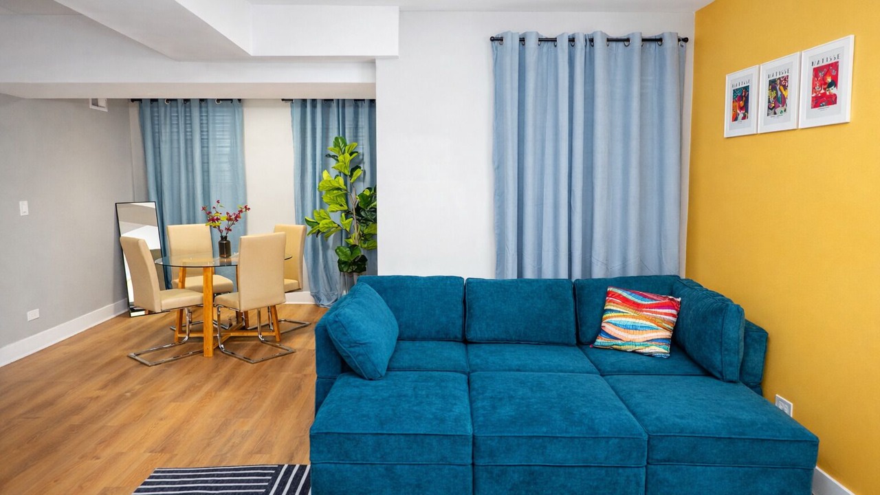Photo of Livingroom in Edgewater