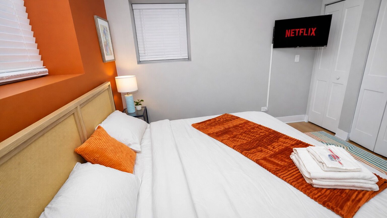 Photo of Bedroom in Edgewater