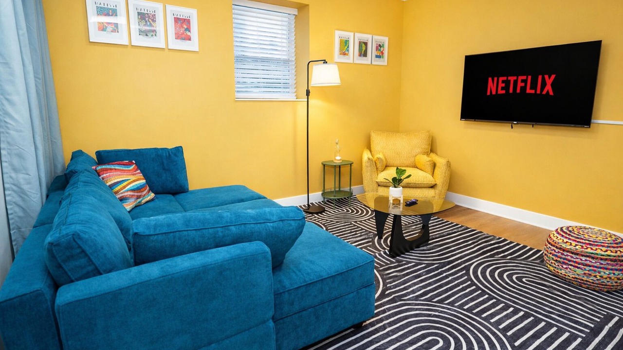 Photo of Livingroom in Edgewater