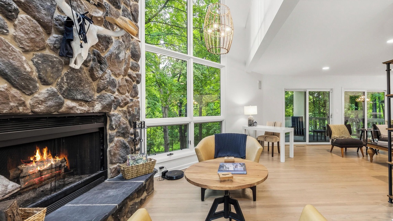 Photo of Bedroom in Fontana-on-Geneva Lake