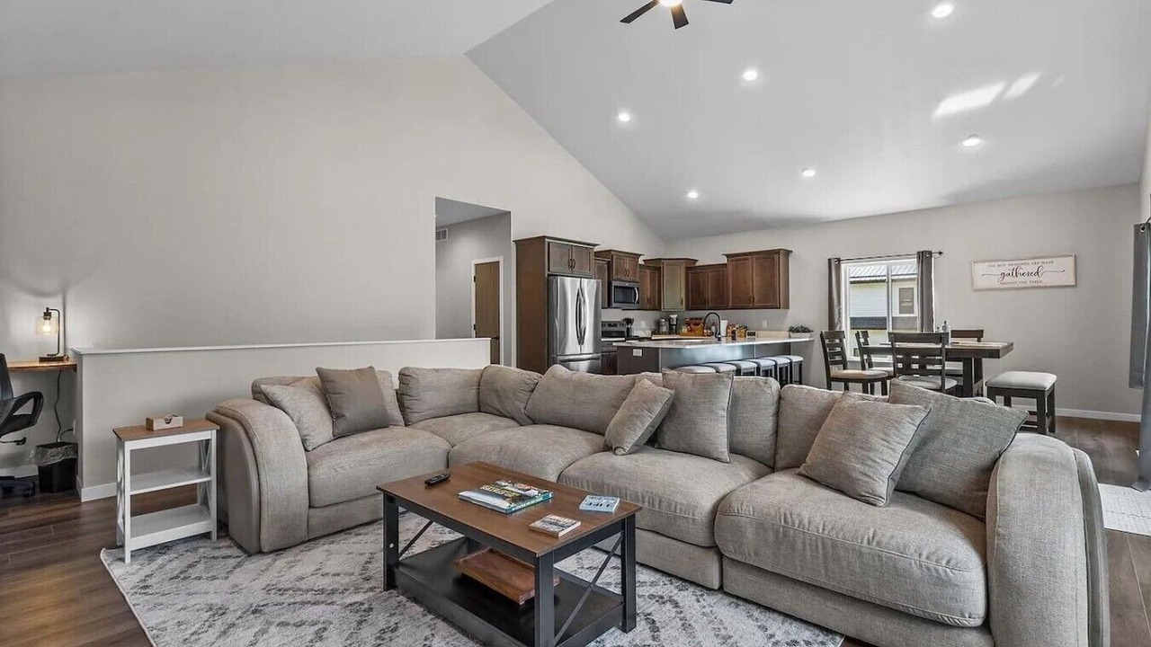 Photo of Livingroom in Pine River