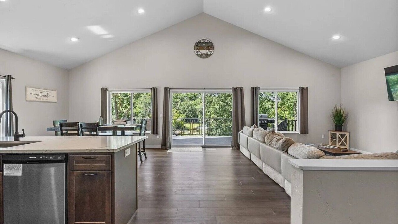 Photo of Livingroom in Pine River