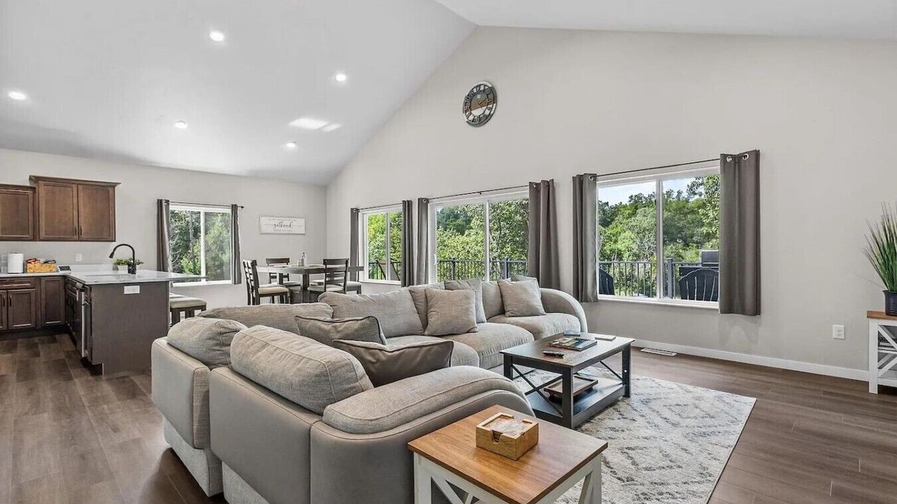 Photo of Livingroom in Pine River