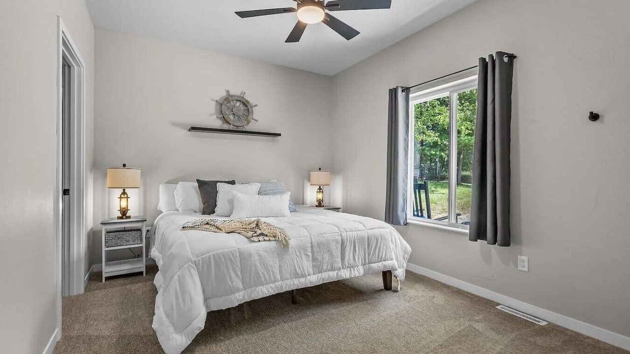 Photo of Bedroom in Pine River