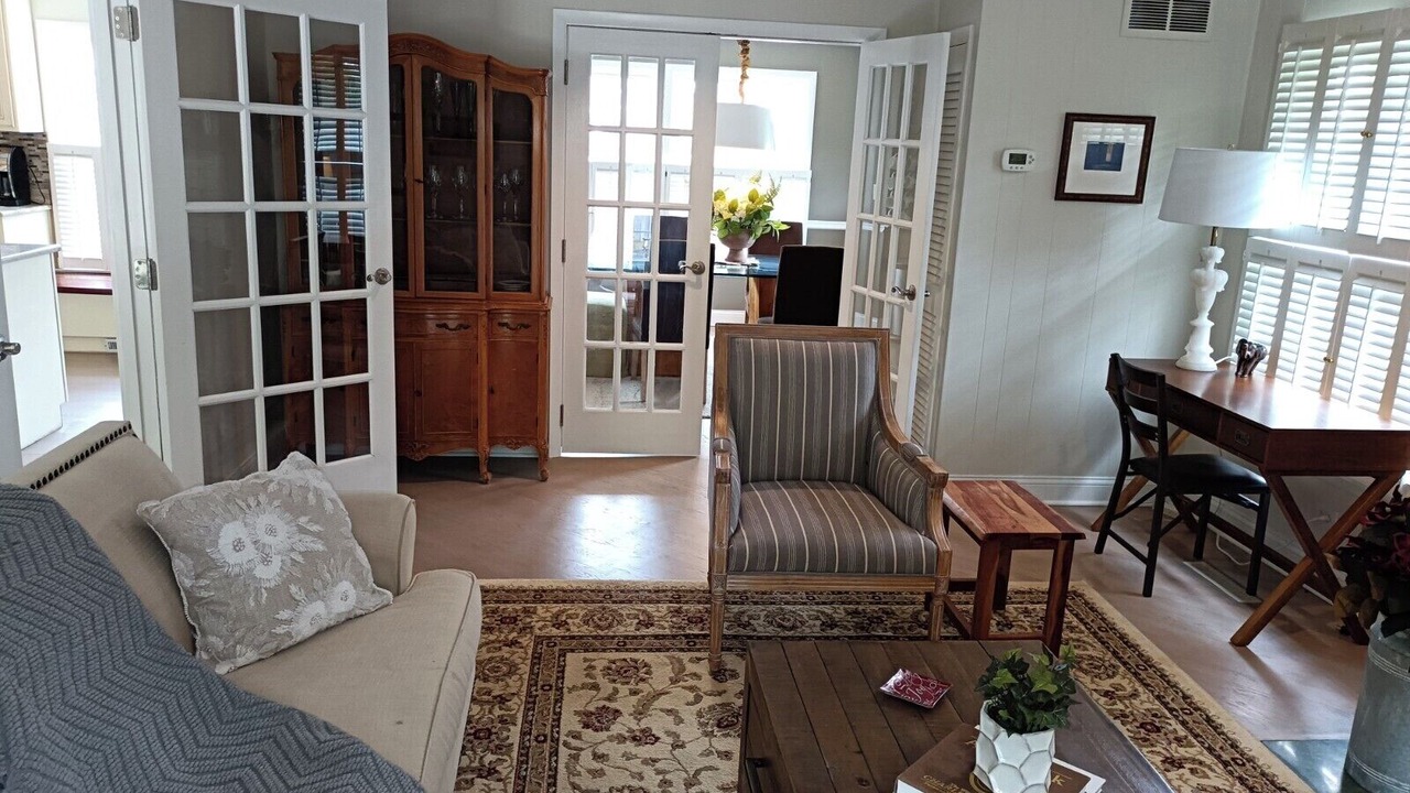 Photo of Livingroom in Glenview