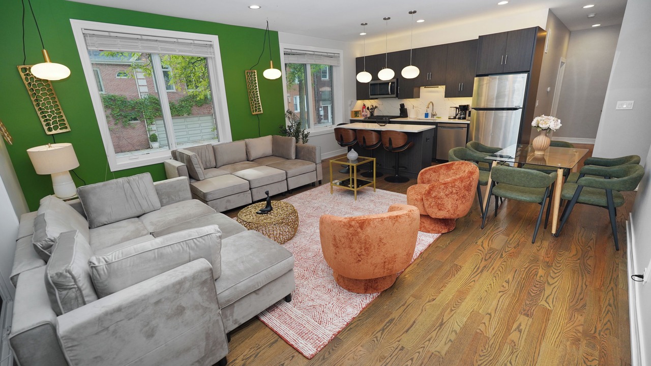 Photo of Livingroom in University Village / Little Italy
