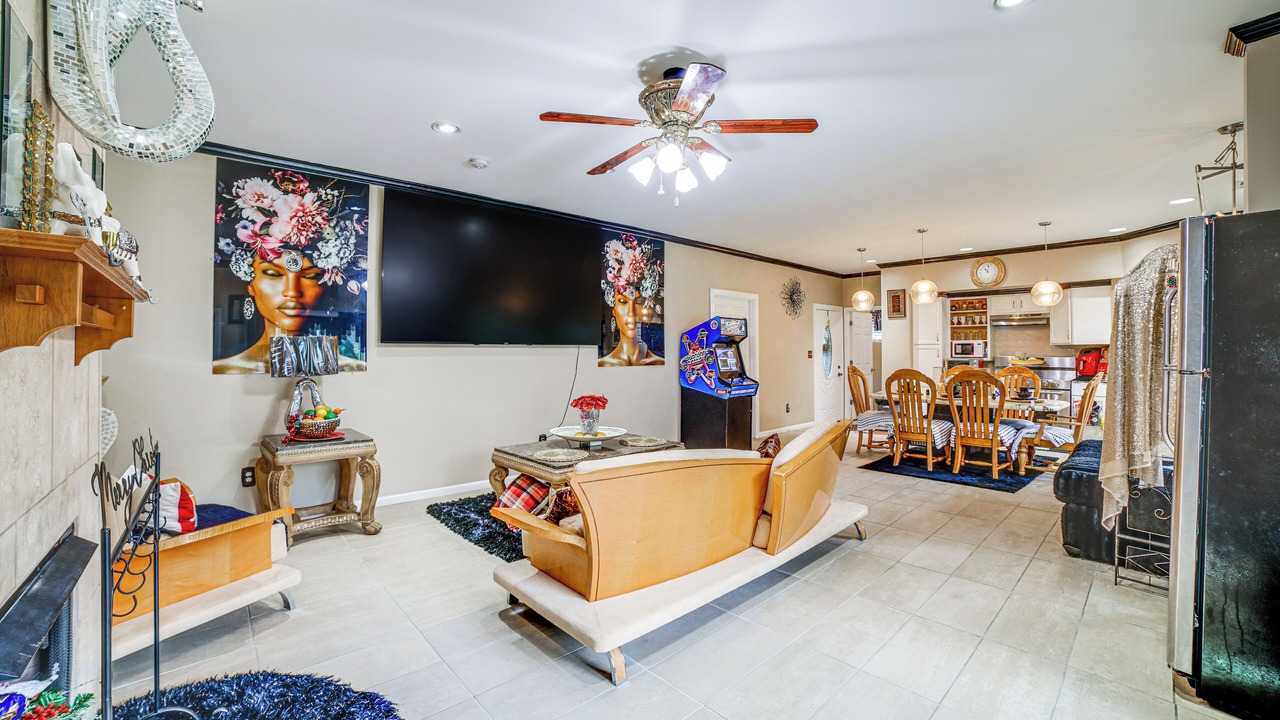 Photo of Livingroom in Green Acres