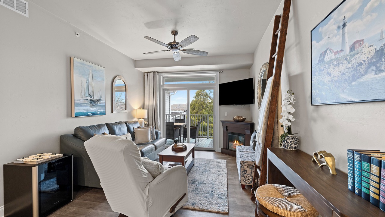 Photo of Livingroom in Egg Harbor