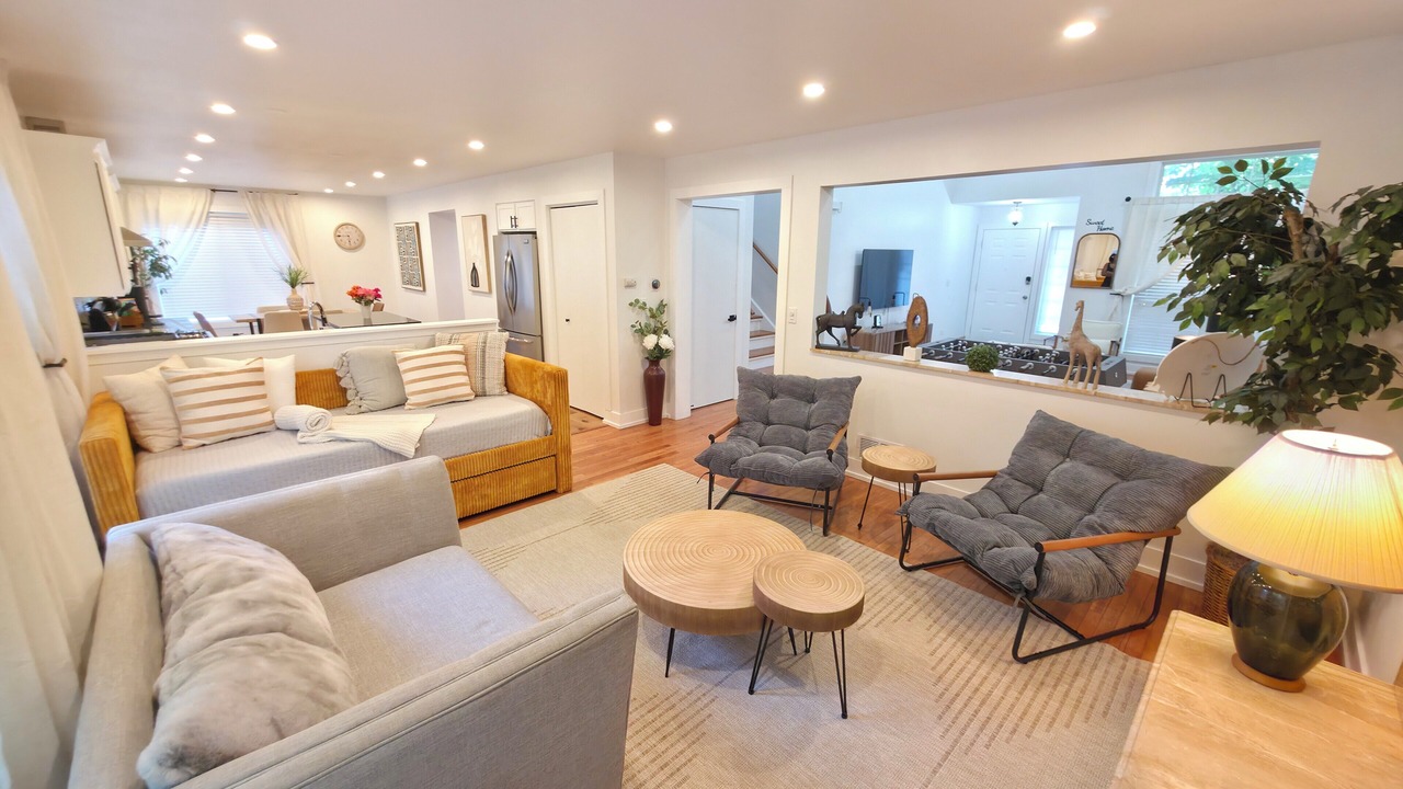Photo of Livingroom in Waukegan