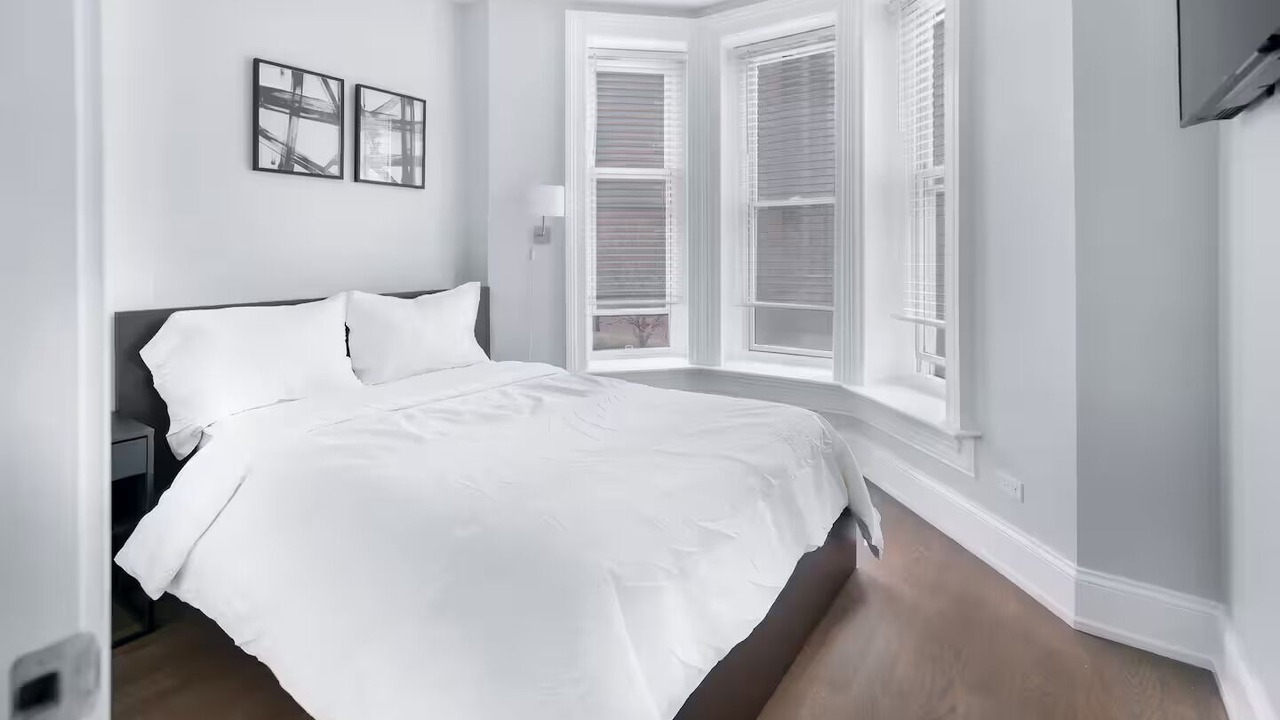 Photo of Bedroom in Near North Side