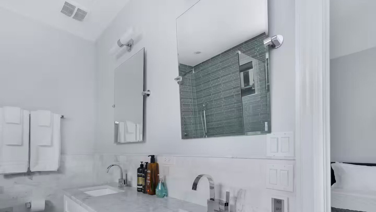 Photo of Bathroom in Near North Side