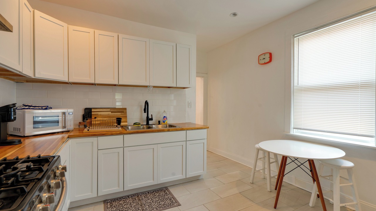 Photo of Kitchen in Greater Grand Crossing