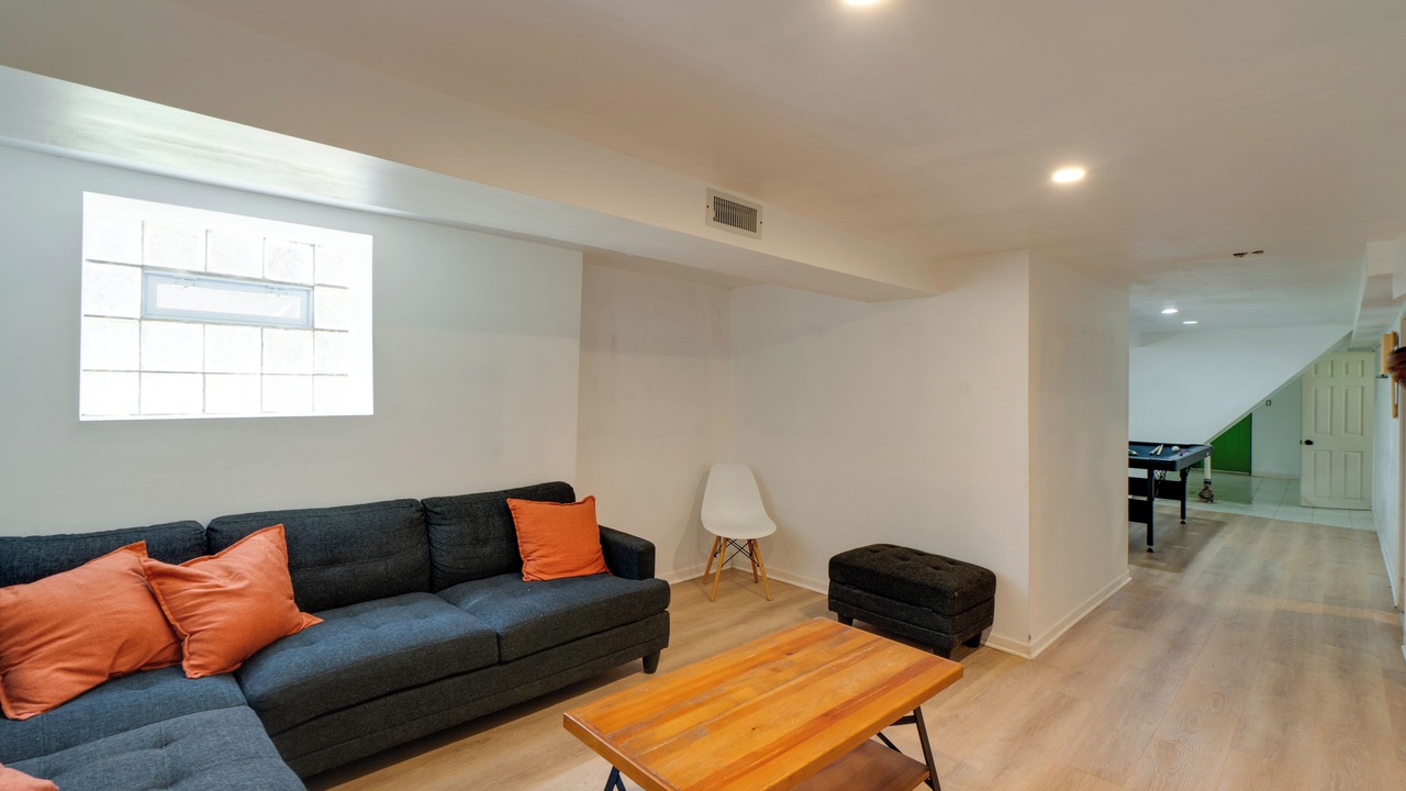 Photo of Livingroom in Greater Grand Crossing