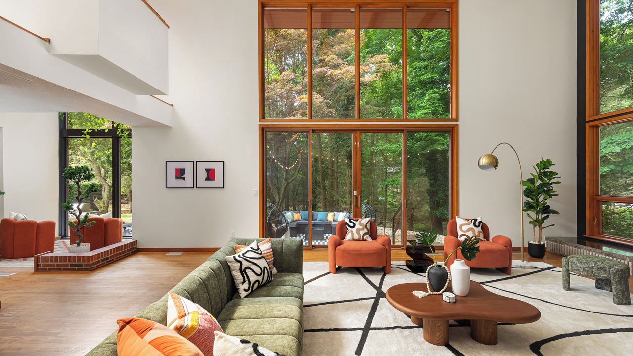 Photo of Livingroom in Norton Shores