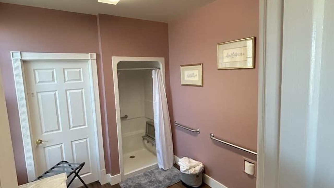 Photo of Bathroom in Calumet