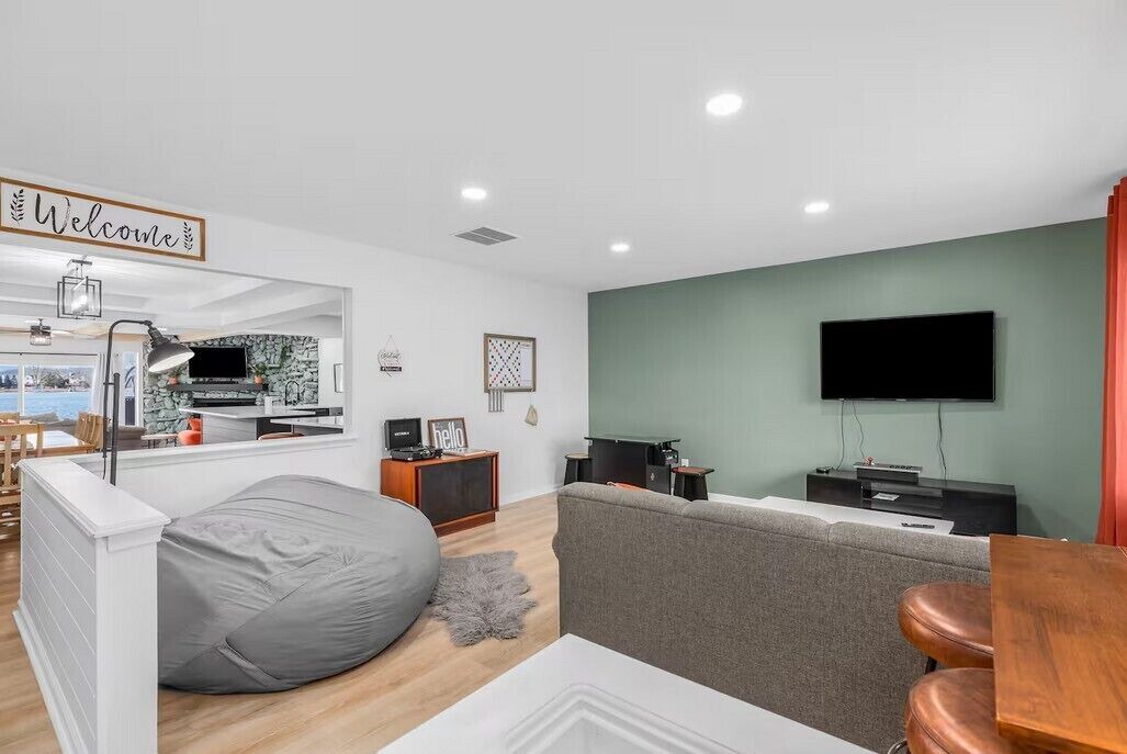 Photo of Livingroom in Commerce Township