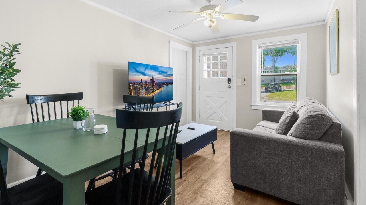 Photo of Livingroom in Highwood