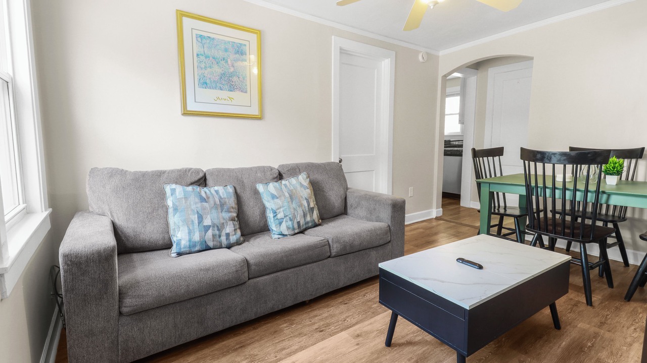 Photo of Livingroom in Highwood