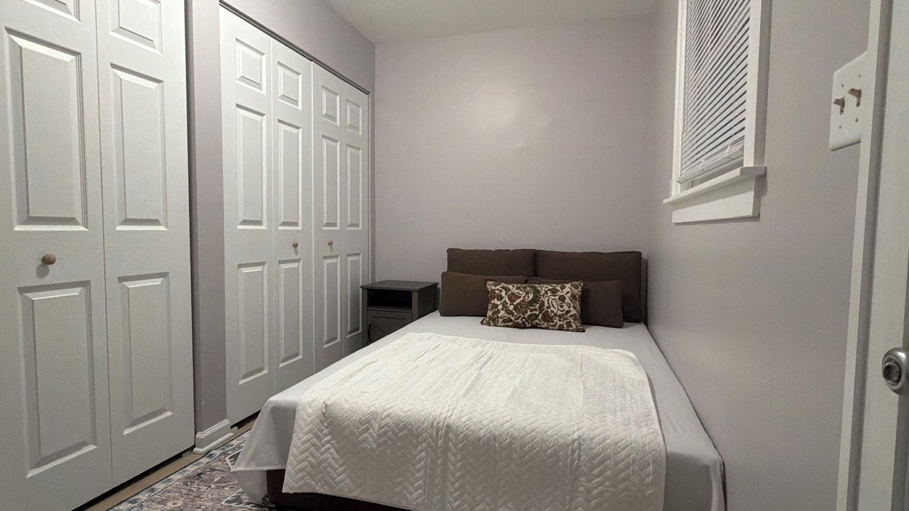 Photo of Bedroom in Waukegan