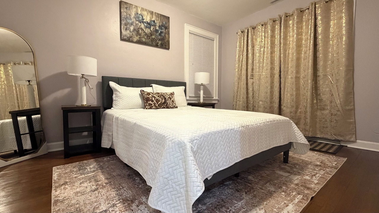 Photo of Bedroom in Waukegan