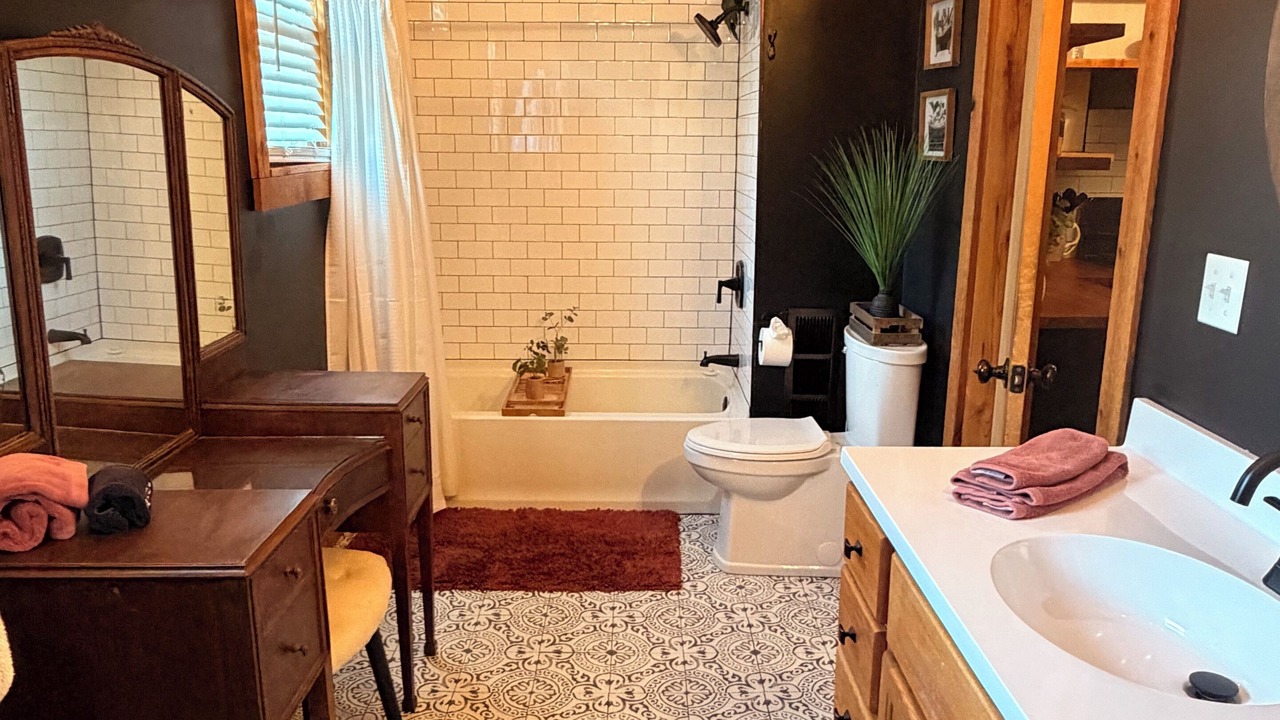 Photo of Bathroom in Graymont