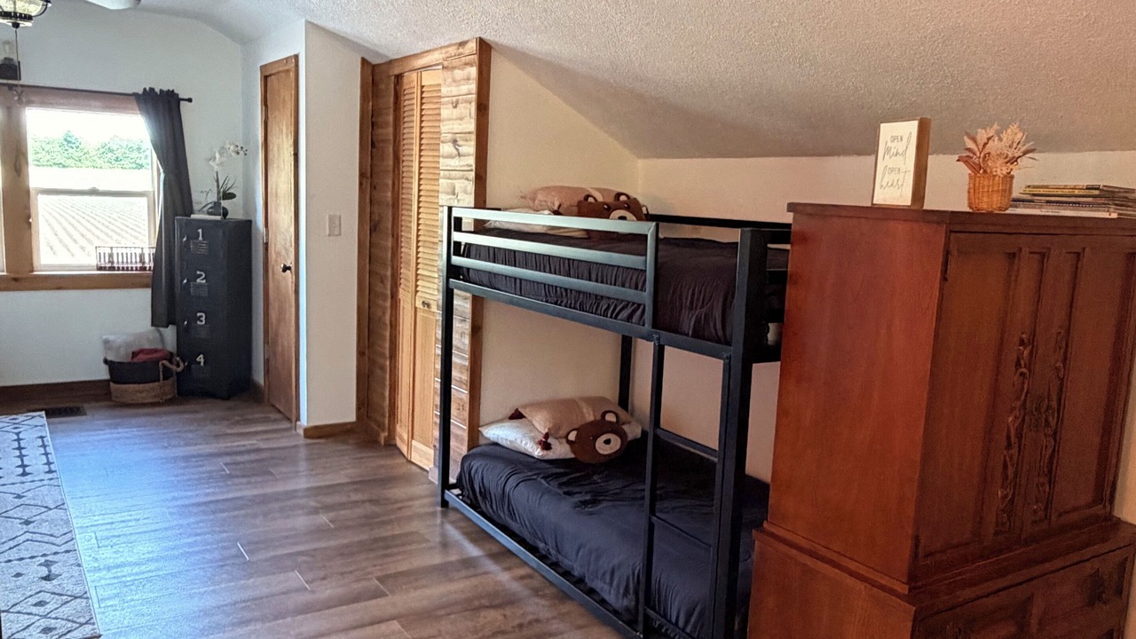 Photo of Bedroom in Graymont