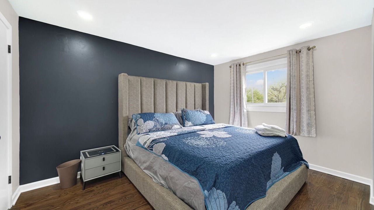 Photo of Bedroom in Evanston