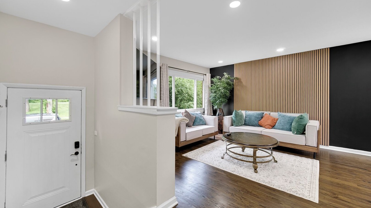 Photo of Livingroom in Evanston
