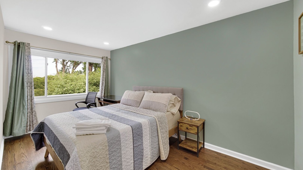 Photo of Bedroom in Evanston