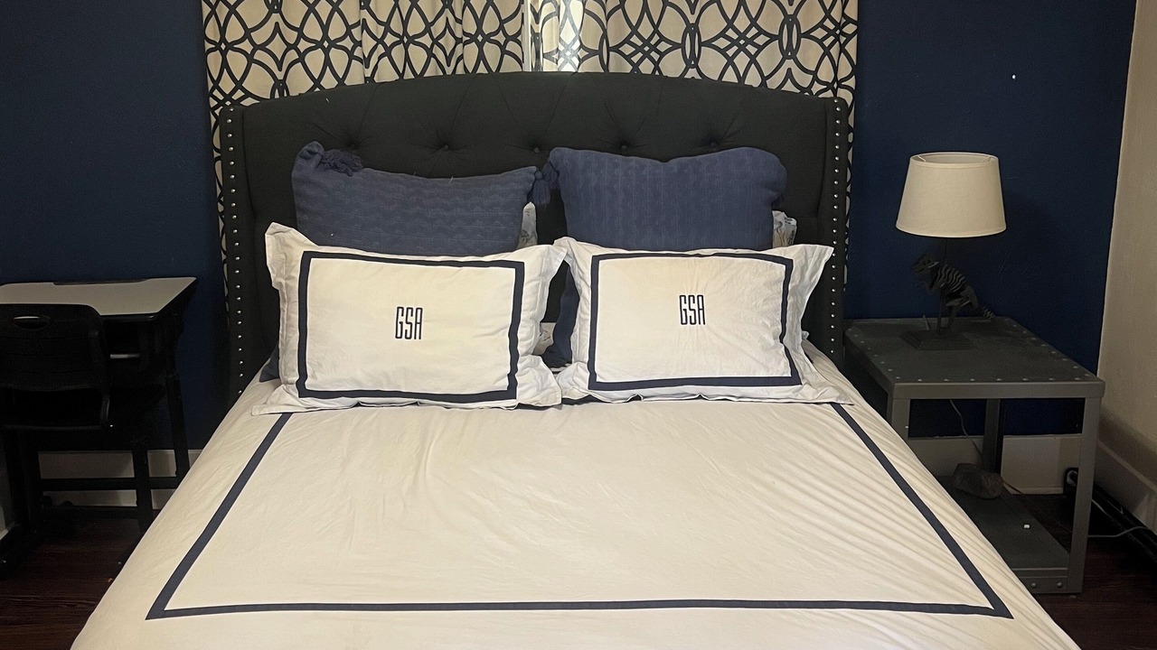 Photo of Bedroom in Aksarben - Elmwood Park