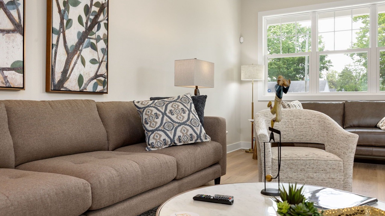 Photo of Livingroom in Wooded Estates