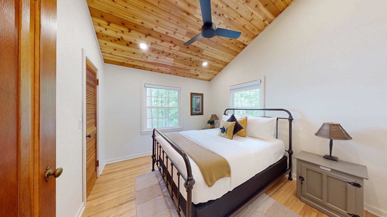 Photo of Bedroom in Manitowish Waters