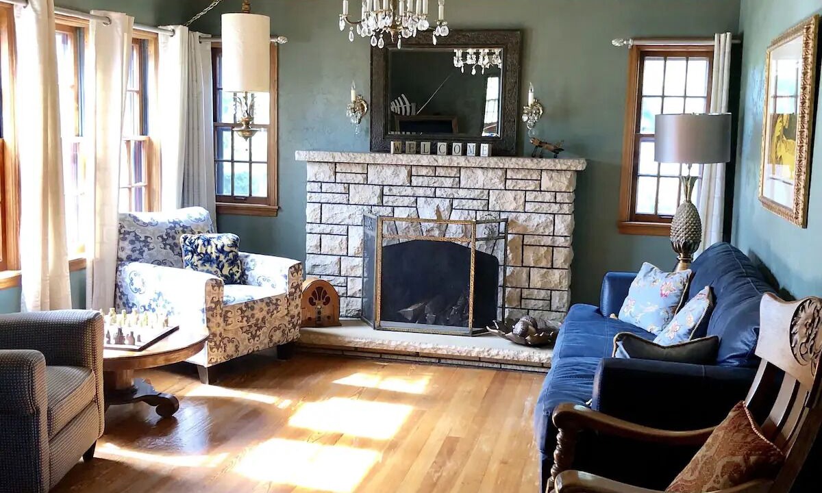 Photo of Livingroom in West Des Moines