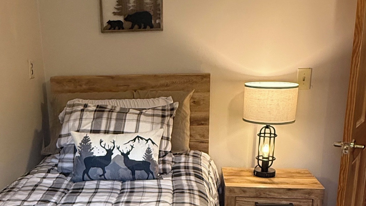 Photo of Bedroom in Eagle River