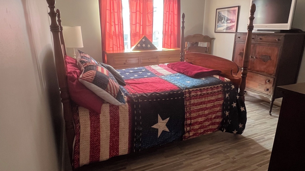 Photo of Bedroom in Hainesville
