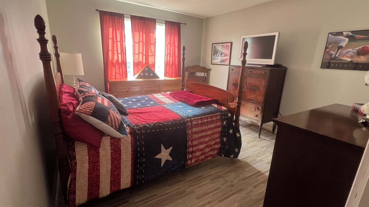 Photo of Bedroom in Hainesville