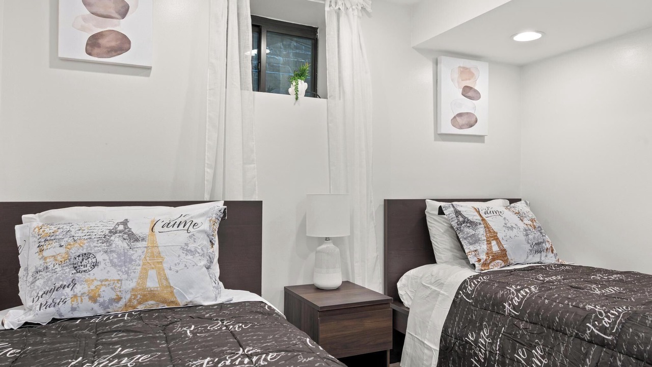 Photo of Bedroom in Lakeview