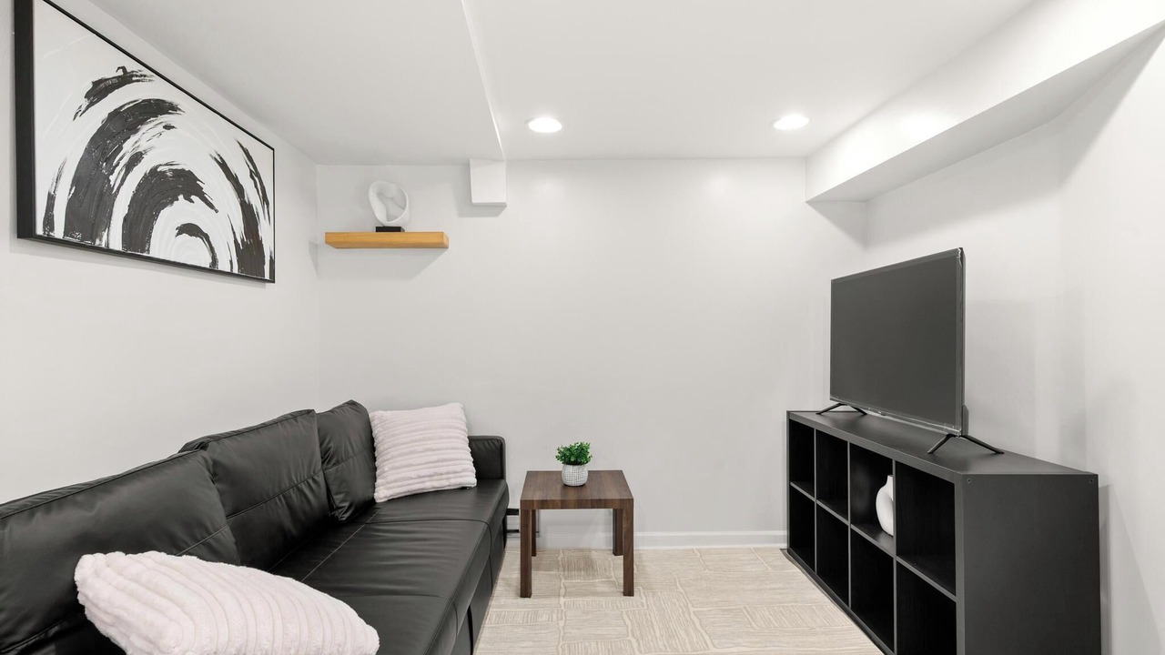 Photo of Livingroom in Lakeview